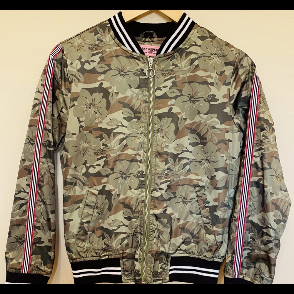 URBAN REPUBLIC floral camo bomber jacket girls